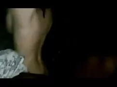 Anne kız arkadaşından bir tane almak bakire mobil porno için eğilir