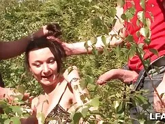 RUS KADIN bakirelik porno YATAKTA FİLME !!
